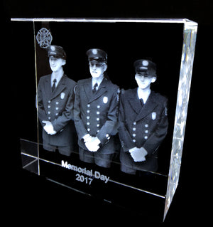 SQUARE HIGHLY POLISHED OPTICAL  LARGE CRYSTAL WITH 3D IMAGES  5”x5”x2”